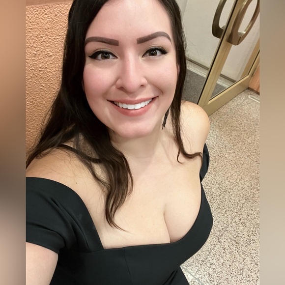 Meet your Posher, Lupe - Picture 3 of 4